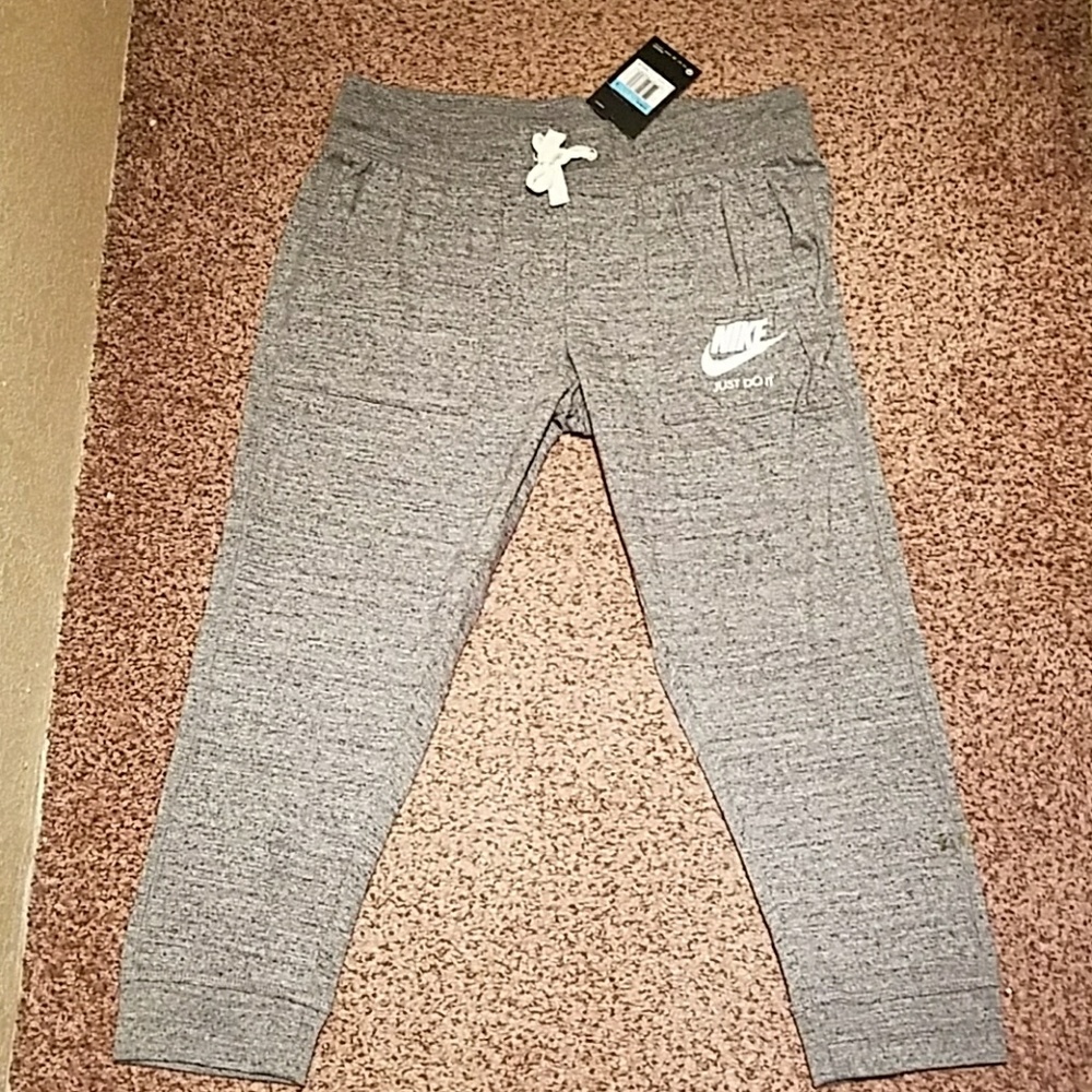 Womens Nike, capri sweatpants.